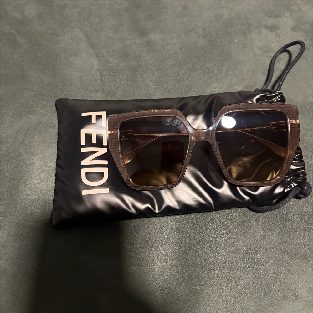 Fendi Brown Gradient Square Sunglasses with Subtle Logo Frame - Picture 6 of 7